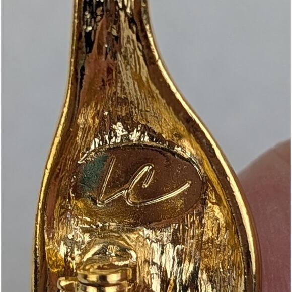 Giraffe gold vermeil pin/brooch Signed Liz claiborne Retro Y2K 23/4"x 5/8"EUC - Picture 2 of 8